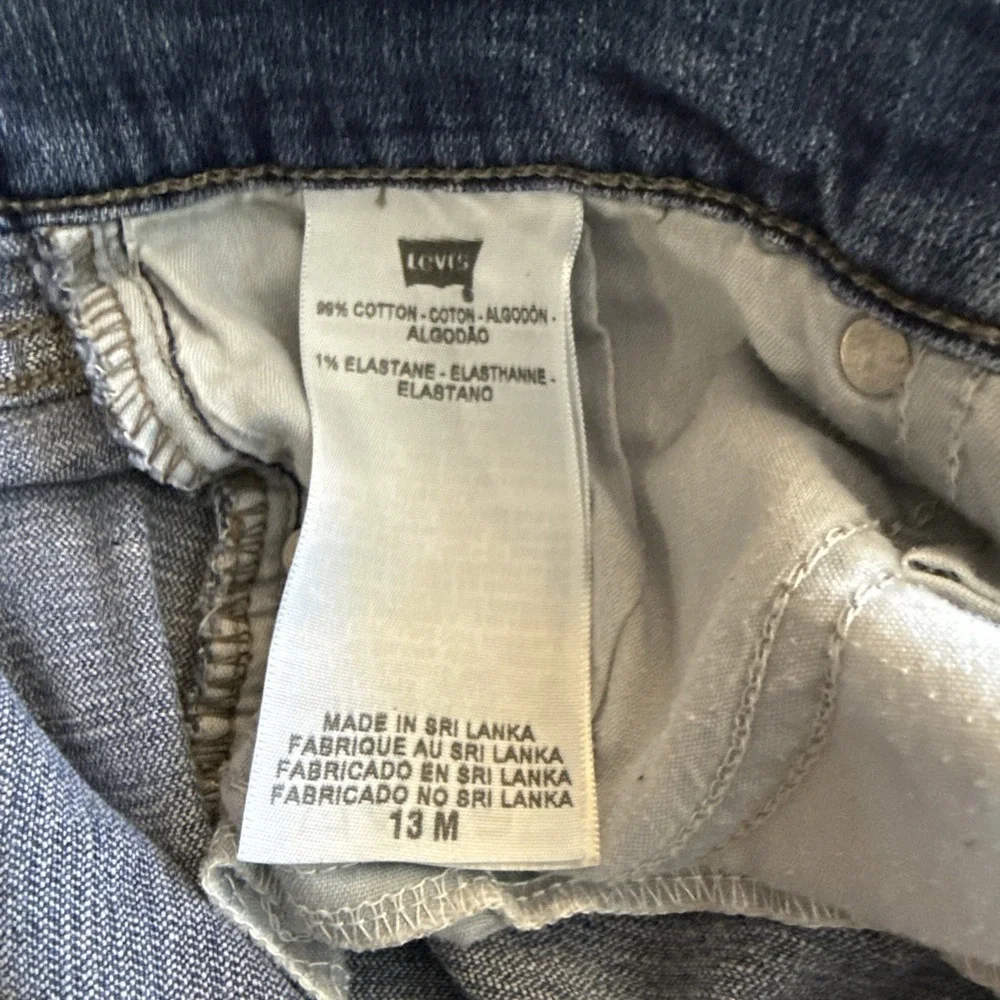 Levis Jeans 524 Too Superlow Juniors size 13M Low Rise Drnim Jeans